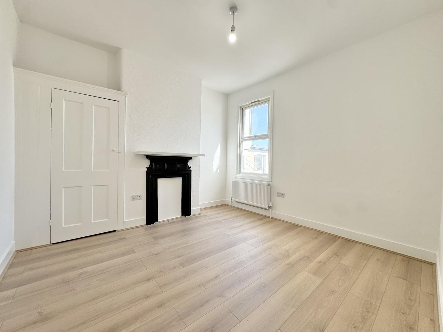 4 bed property in Allison Road, London